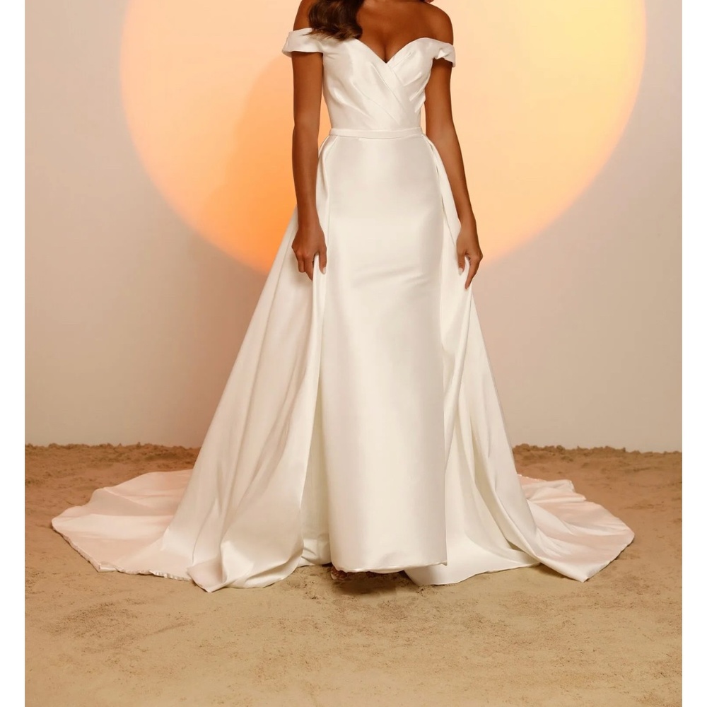 Wedding dress OVERSKIRT (wedding dress not included. Just overskirt!) - Picture 2 of 14